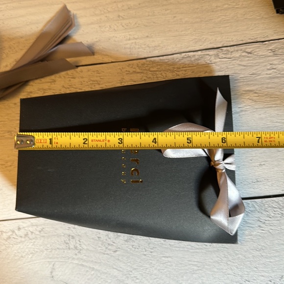 12 Pcs Paper Bags ( Merci Beaucoup ) Gift Bag, Packaging Box with Gray Ribbon - Picture 7 of 11